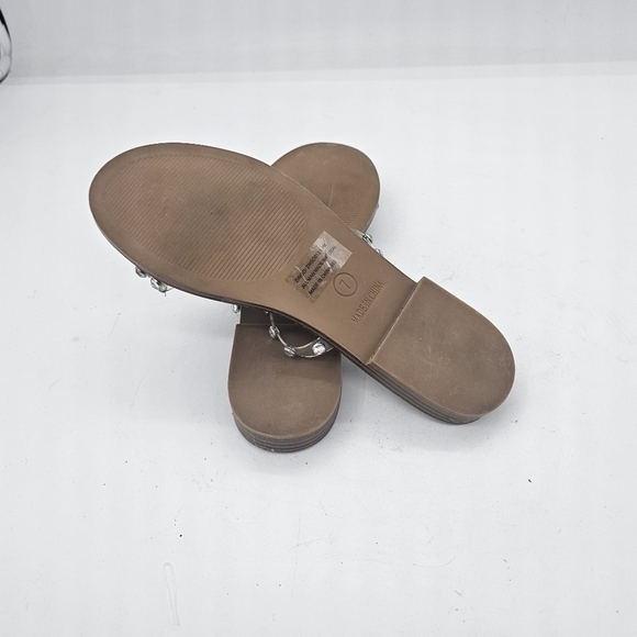 Steve Madden Skyler Strappy Flat Studded Sandals Size 7 - Picture 11 of 13